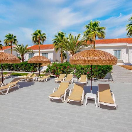Long Beach Villas 파마구스타 외부 사진