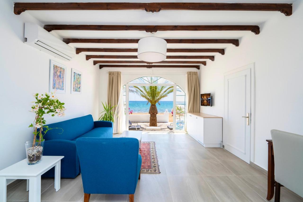 Long Beach Villas 파마구스타 외부 사진
