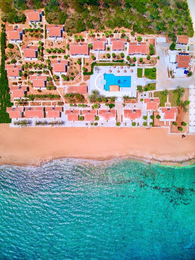 Long Beach Villas 파마구스타 외부 사진