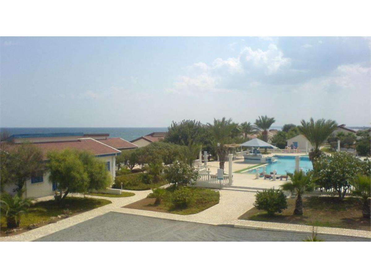 Long Beach Villas 파마구스타 외부 사진