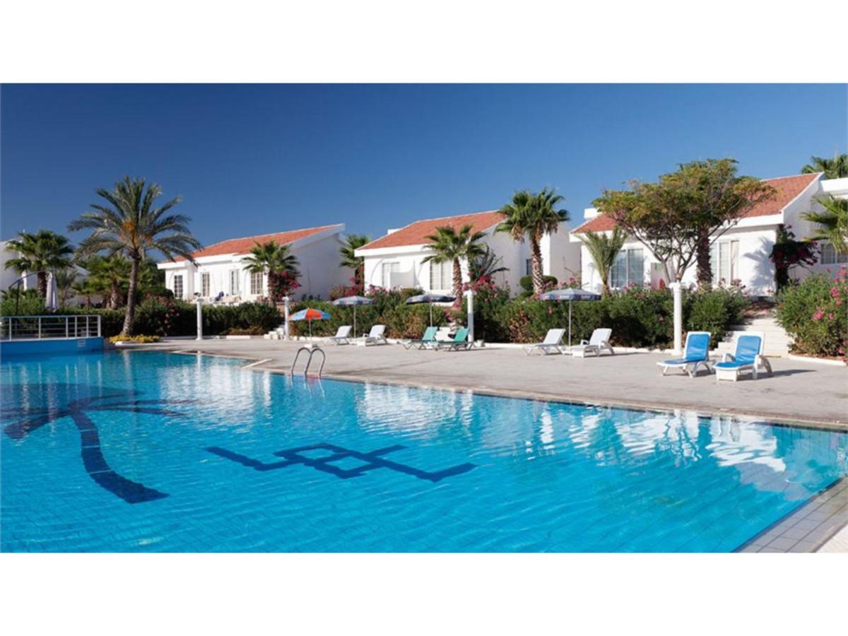 Long Beach Villas 파마구스타 외부 사진