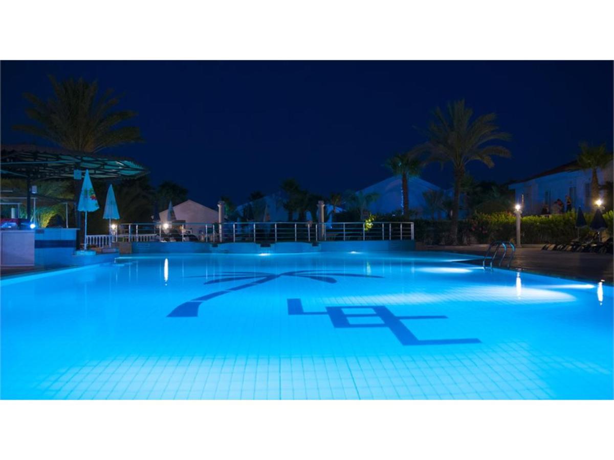 Long Beach Villas 파마구스타 외부 사진