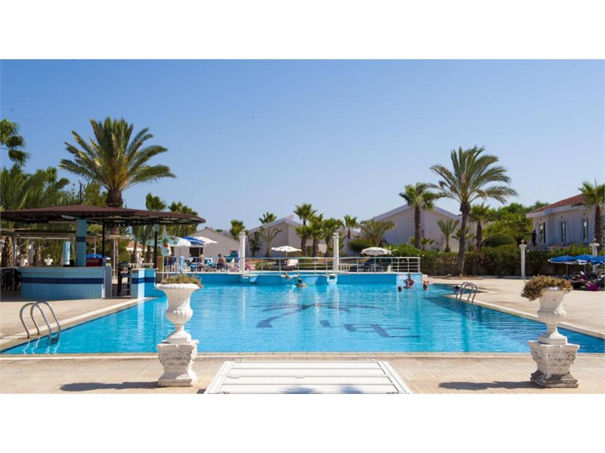 Long Beach Villas 파마구스타 외부 사진